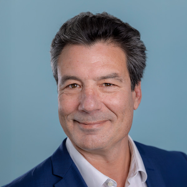 COM EUTELSAT COMEX Portrait